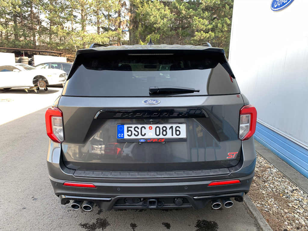 Ford Explorer zadní pohled